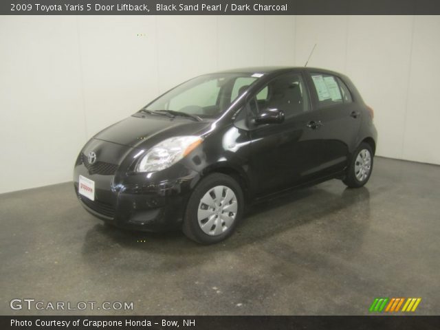 2009 Toyota Yaris 5 Door Liftback in Black Sand Pearl