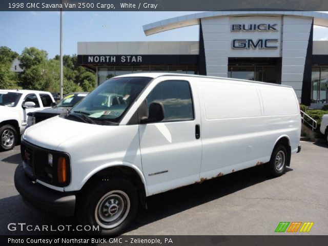 1998 GMC Savana Van 2500 Cargo in White