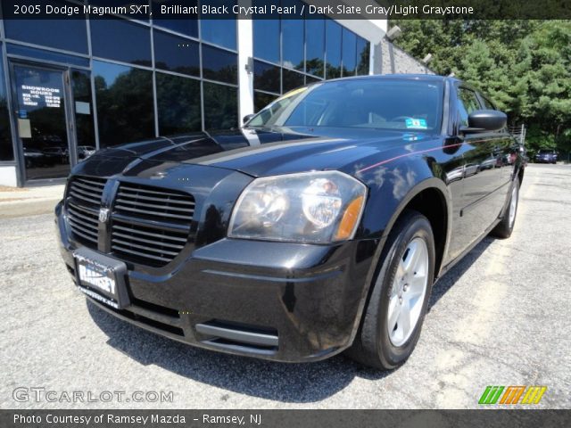 2005 Dodge Magnum SXT in Brilliant Black Crystal Pearl