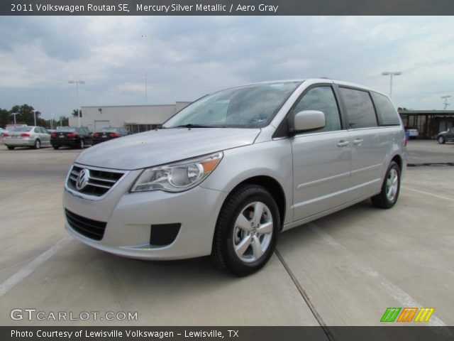 2011 Volkswagen Routan SE in Mercury Silver Metallic