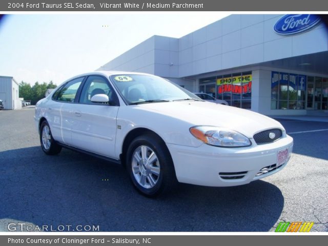 2004 Ford Taurus SEL Sedan in Vibrant White