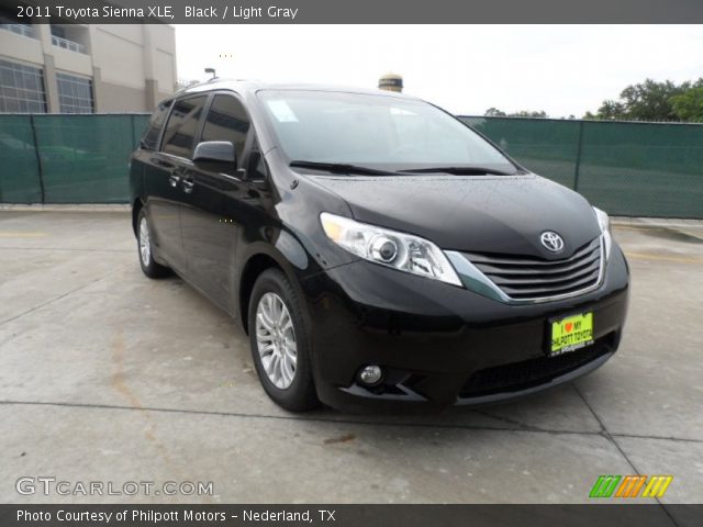 2011 Toyota Sienna XLE in Black