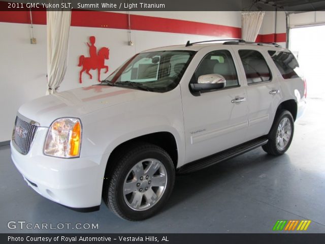 2011 GMC Yukon SLT in Summit White