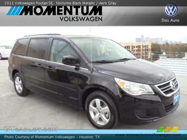 2011 Volkswagen Routan SE in Nocturne Black Metallic