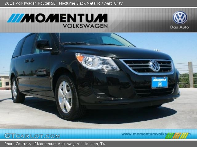 2011 Volkswagen Routan SE in Nocturne Black Metallic