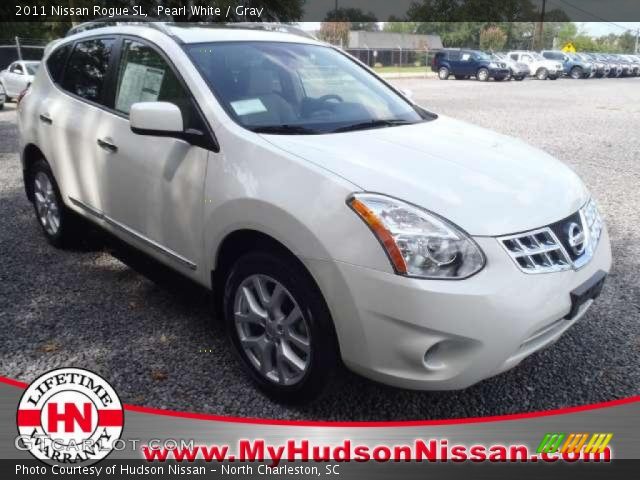 2011 Nissan Rogue SL in Pearl White