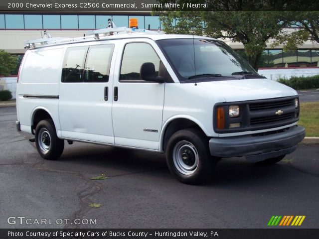 2000 Chevrolet Express G2500 Commercial in Summit White