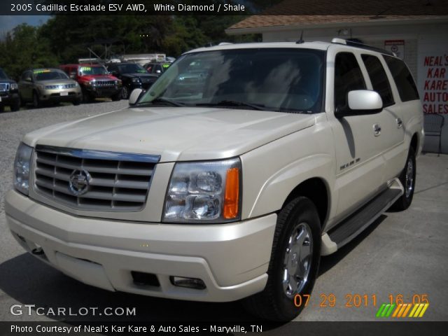 2005 Cadillac Escalade ESV AWD in White Diamond