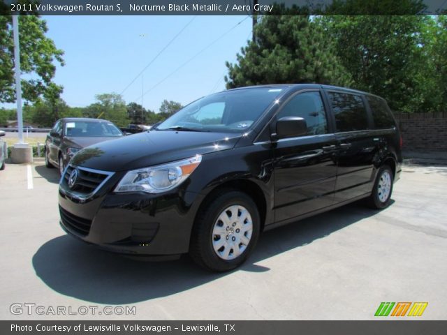2011 Volkswagen Routan S in Nocturne Black Metallic