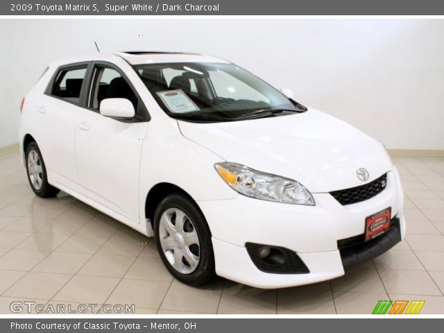 2009 Toyota Matrix S in Super White