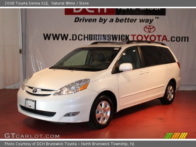 2008 Toyota Sienna XLE in Natural White