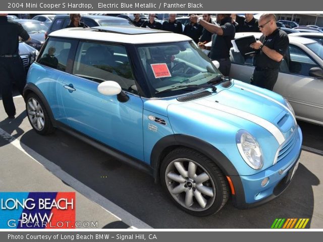 2004 Mini Cooper S Hardtop in Electric Blue Metallic