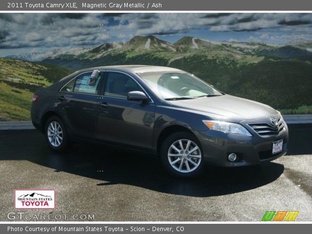 2011 Toyota Camry XLE in Magnetic Gray Metallic
