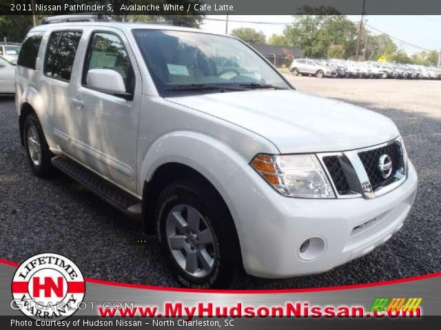 2011 Nissan Pathfinder S in Avalanche White