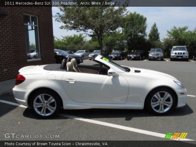 2011 Mercedes-Benz SLK 300 Roadster in Arctic White