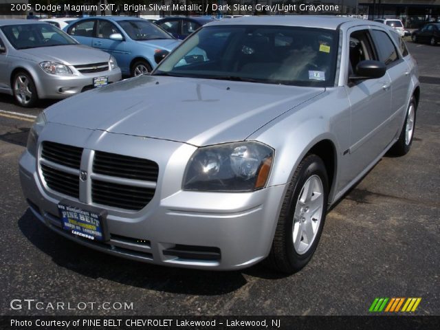 2005 Dodge Magnum SXT in Bright Silver Metallic