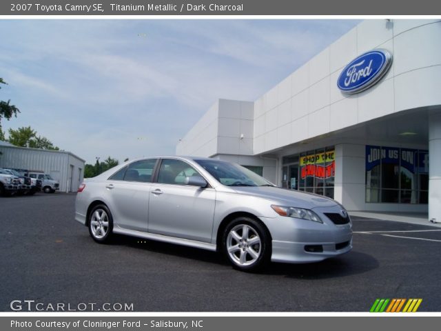 2007 Toyota Camry SE in Titanium Metallic