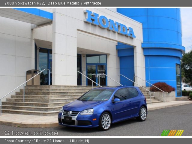 2008 Volkswagen R32  in Deep Blue Metallic