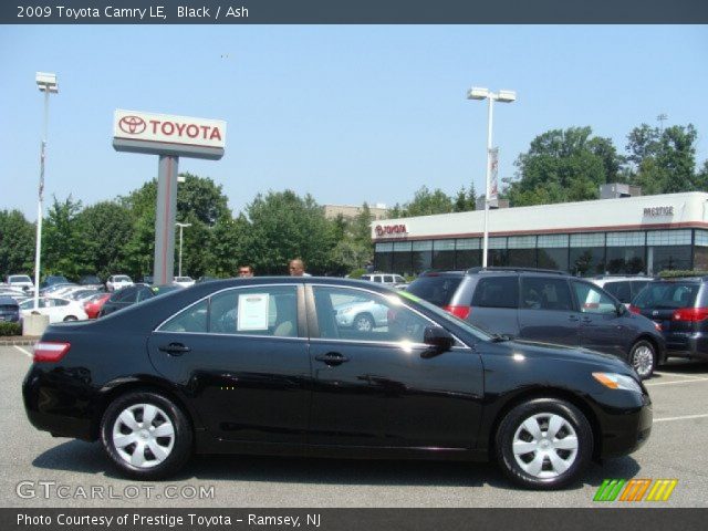 2009 Toyota Camry LE in Black