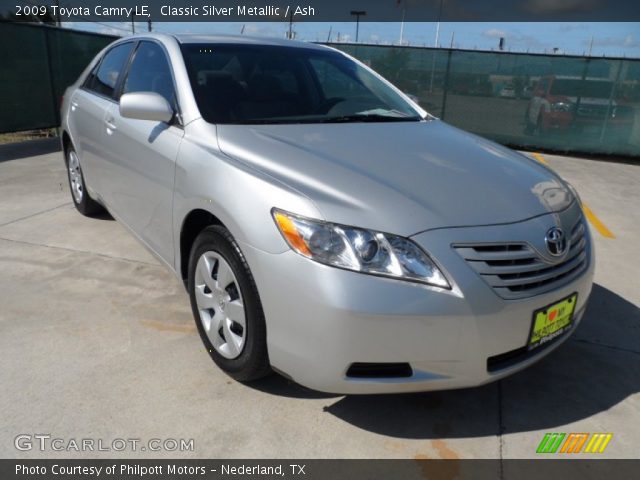 2009 Toyota Camry LE in Classic Silver Metallic