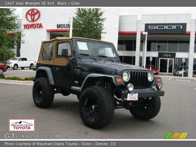 1997 Jeep Wrangler SE 4x4 in Black