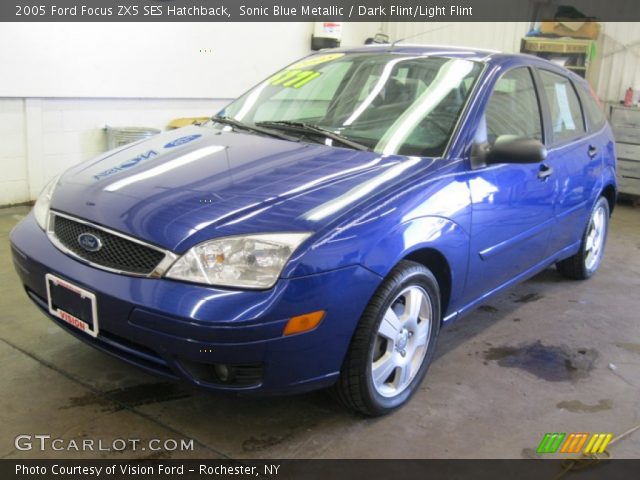 2005 Ford Focus ZX5 SES Hatchback in Sonic Blue Metallic