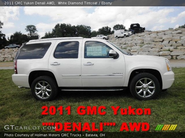 2011 GMC Yukon Denali AWD in White Diamond Tintcoat