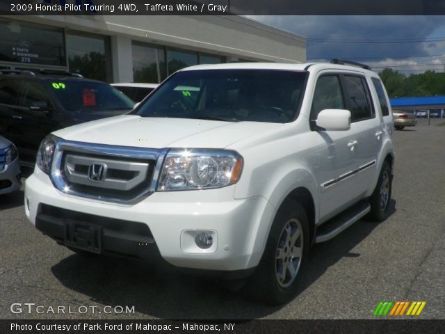 2009 Honda Pilot Touring 4WD in Taffeta White