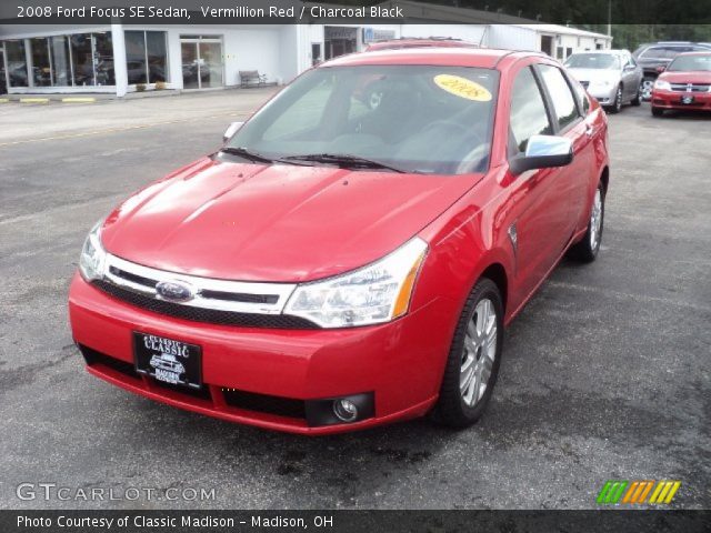 2008 Ford Focus SE Sedan in Vermillion Red
