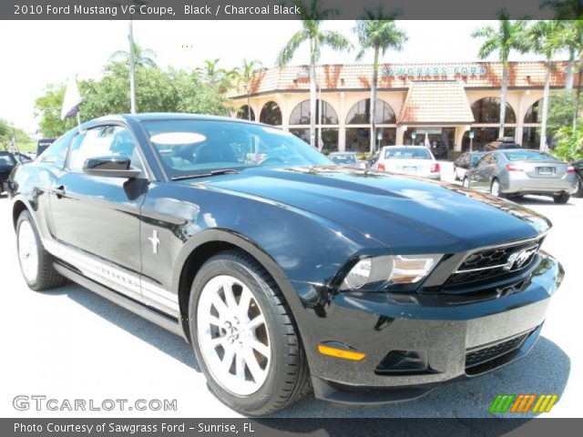 2010 Ford Mustang V6 Coupe in Black