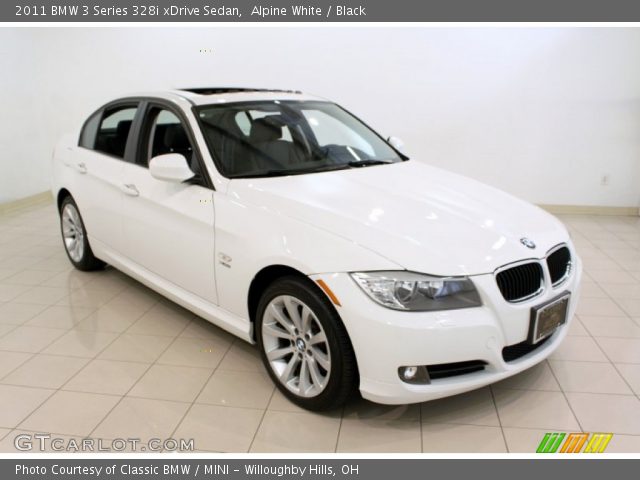 2011 BMW 3 Series 328i xDrive Sedan in Alpine White
