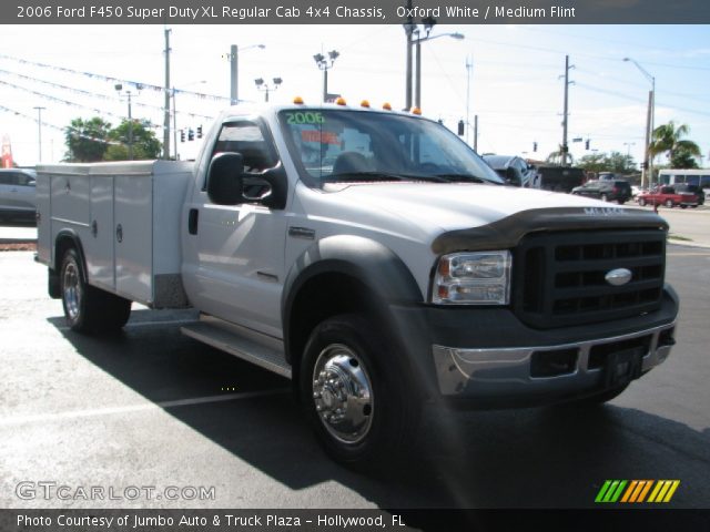 2006 Ford F450 Super Duty XL Regular Cab 4x4 Chassis in Oxford White