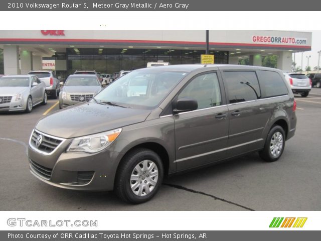 2010 Volkswagen Routan S in Meteor Gray Metallic