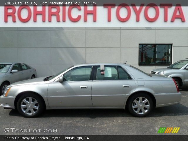 2006 Cadillac DTS  in Light Platinum Metallic