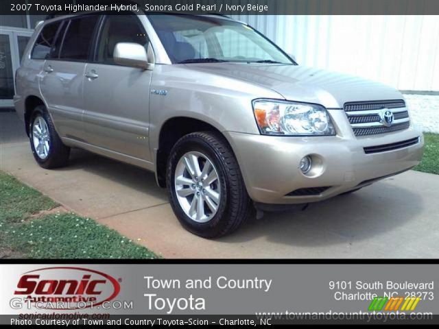2007 Toyota Highlander Hybrid in Sonora Gold Pearl