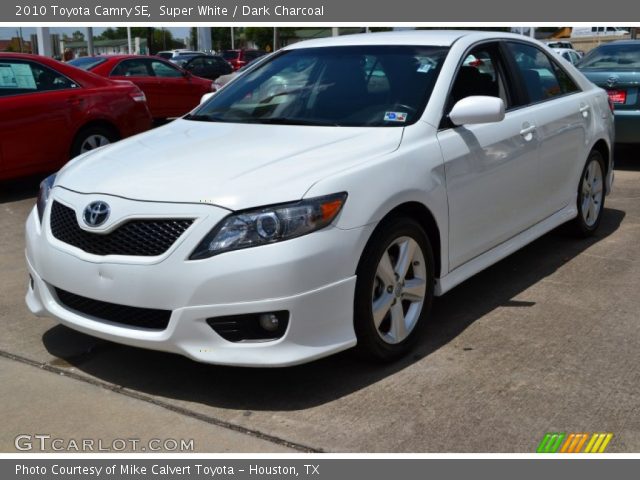 2010 Toyota Camry SE in Super White