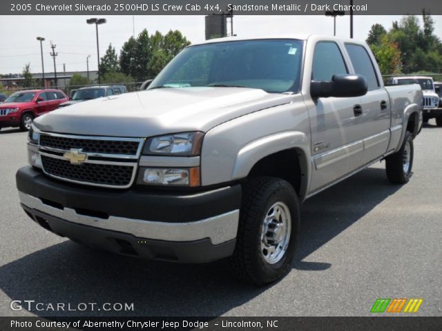 2005 Chevrolet Silverado 2500HD LS Crew Cab 4x4 in Sandstone Metallic