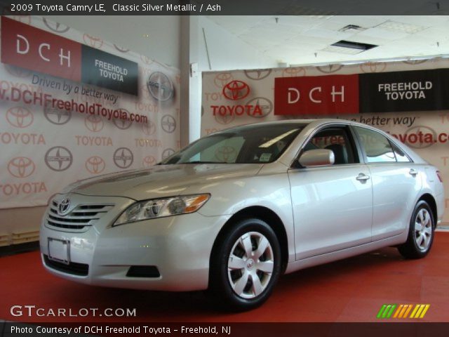 2009 Toyota Camry LE in Classic Silver Metallic