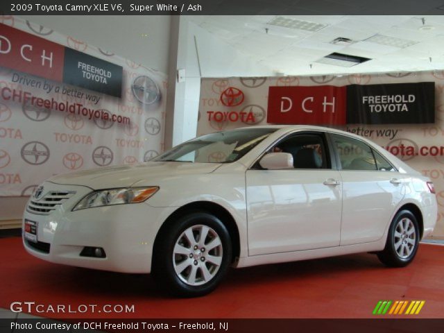 2009 Toyota Camry XLE V6 in Super White