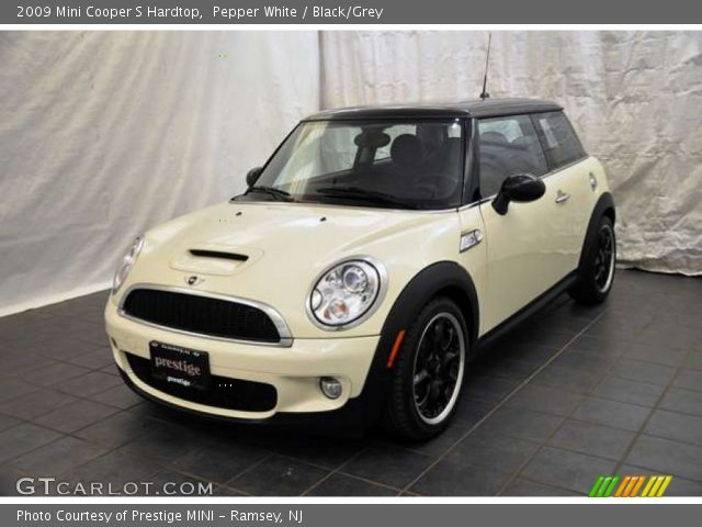 2009 Mini Cooper S Hardtop in Pepper White