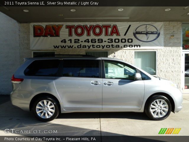 2011 Toyota Sienna LE in Silver Sky Metallic