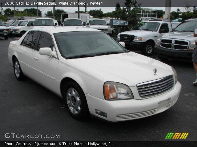 2000 Cadillac DeVille Sedan in White Diamond