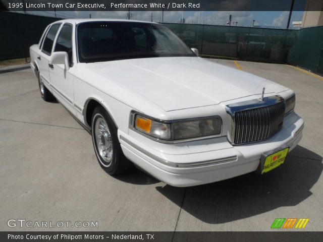 1995 Lincoln Town Car Executive in Performance White