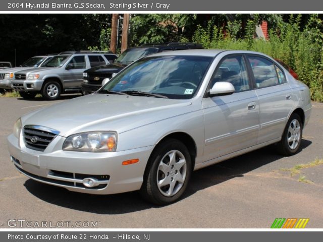2004 Hyundai Elantra GLS Sedan in Sterling Silver
