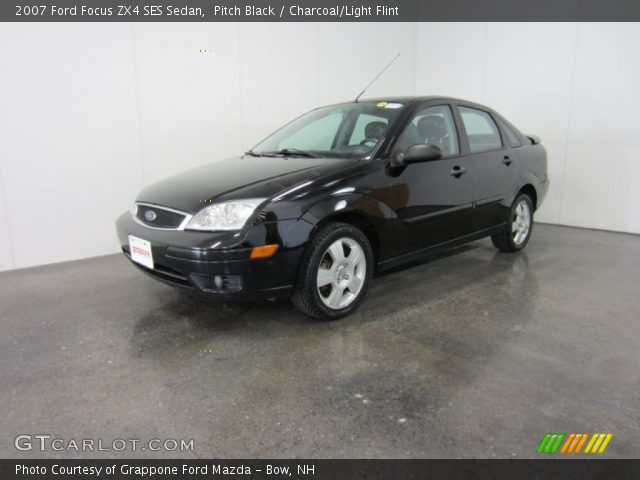 2007 Ford Focus ZX4 SES Sedan in Pitch Black