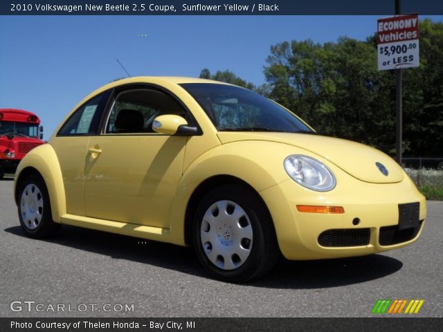 2010 Volkswagen New Beetle 2.5 Coupe in Sunflower Yellow