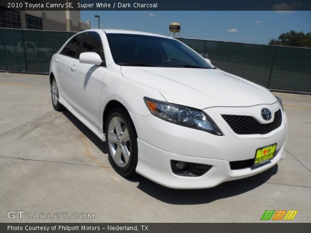 2010 Toyota Camry SE in Super White