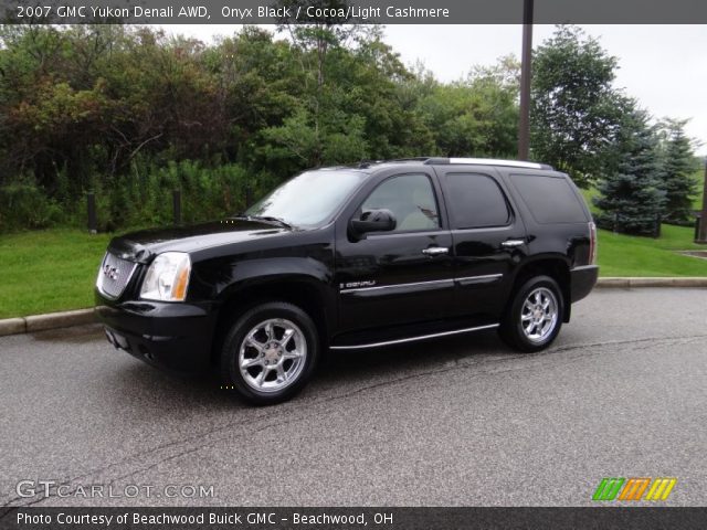 2007 GMC Yukon Denali AWD in Onyx Black