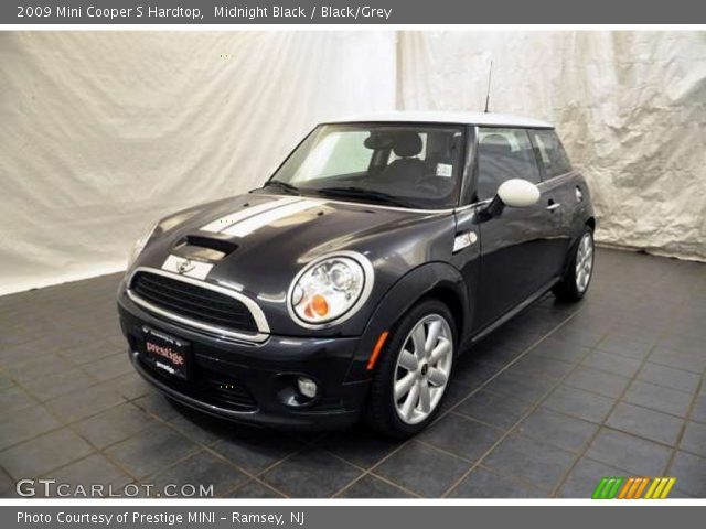 2009 Mini Cooper S Hardtop in Midnight Black