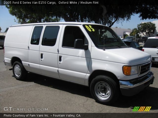 2005 Ford E Series Van E150 Cargo in Oxford White